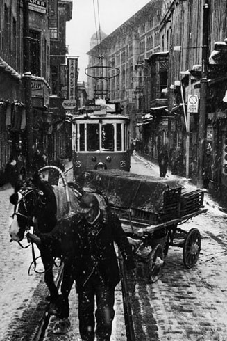 Ara Güler's Istiklal Caddesi in Winter